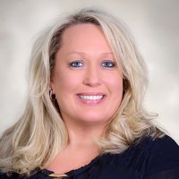 Kelli Hayes - @kellisellswga Twitter Profile Photo