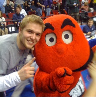 BaloncestoJones's profile picture. http://t.co/8JLfAiSl7G