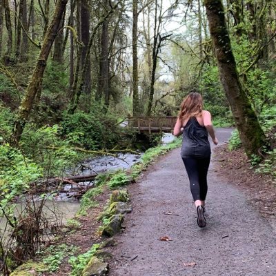 PNW Mother of Four, one time marathon finisher, enthusiastic interval runner, vlogger 🏃‍♀️