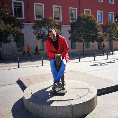 PhD y PSI en la Universidad de Córdoba. 
Amante de las causas perdidas y buscavidas. 
If you can be a panda 🐼.