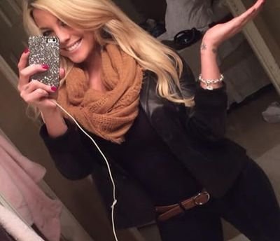 AnnieCarl3's profile picture. I love mostly indoors for fun, like i love reading, listening to music playing games and downloading movie