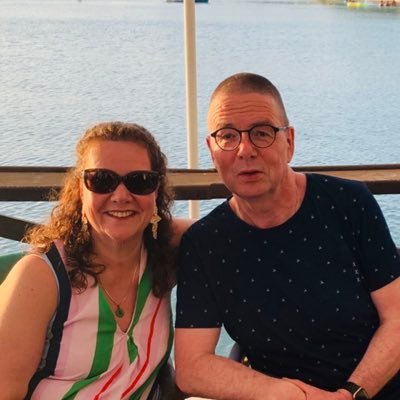 Husband | Father of two daughters | Former IT Auditor | PSV | Labradors | 
