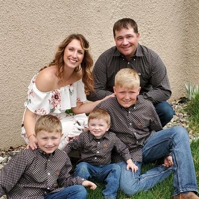 Loves God! Loves Family! Loves Friends! Loves Teaching! Love Agriculture! Loves Cross Country!