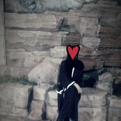 من لا يراني نورا في عينيه👌
لا اره ترابا تحت قدمي✋🙂
اشتهت امي العسل😍 فأنجبتني😌😂