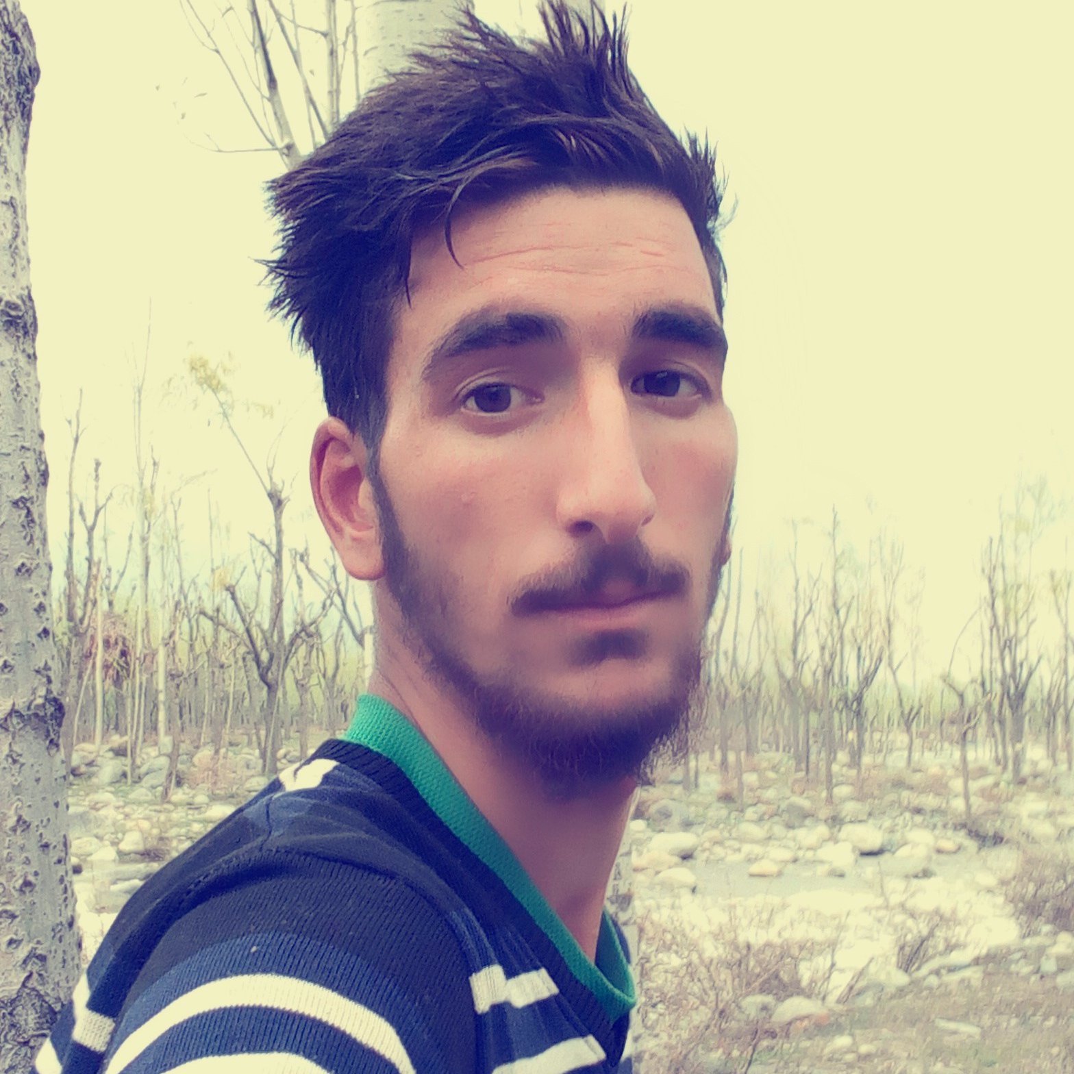 Sheikhkaisar3's profile picture. Alone but happy