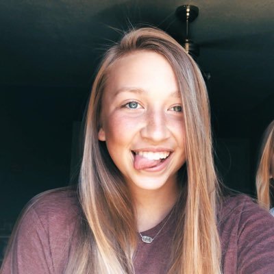 ♥ just a small town girl who loves the smells of c o f f e e ,ᶠᴸᴼᵂᴱᴿˢ, and a ʙʀᴀɴᴅ ɴᴇᴡ ᴅᴀʏ ♥