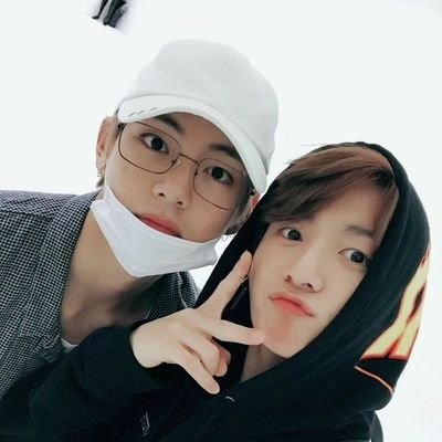 @bts_twt
💫15 years.💫
Главный шипер Вигуков
💫 Vkook forever 💫