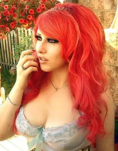 Colourcontacts's profile picture. I write a guide to coloured contacts.