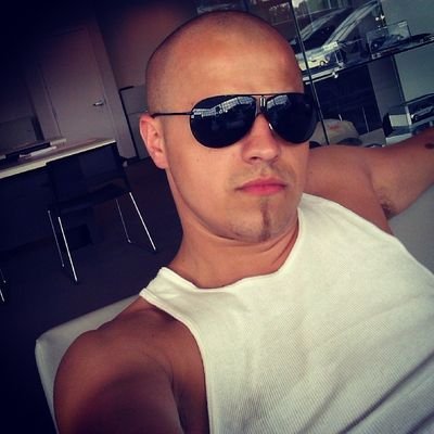 lisiy253's profile picture. Simple