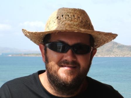 masmadera's profile picture. que mas da,
el que me conoce se la sabe,
pero bueno: me dedico a correr para otros o por otros como mejor se quiera ver.