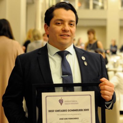 @CMS_americas Advanced & @CAPSOntario Certified Sommelier • Champagne Enthusiast • Best Ontario Sommelier 2019 • YNWA • 🇨🇦&🇨🇴