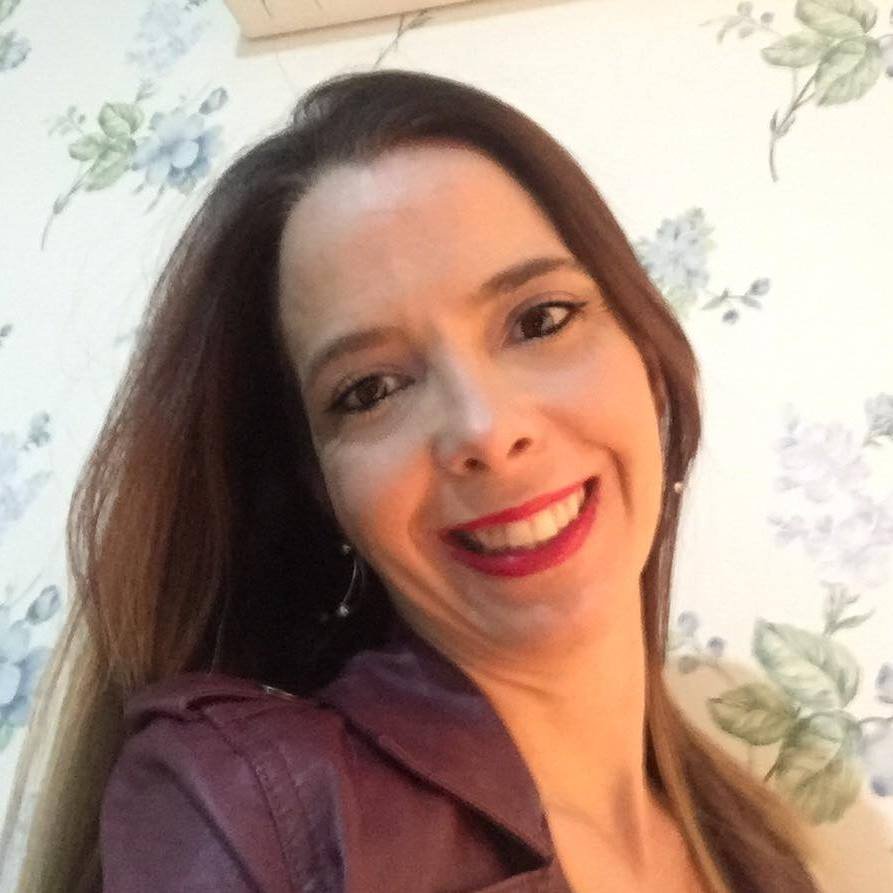 adrianamompean's profile picture. 