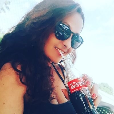 Insta: @dinhamulheraco
Palavras são, na minha nada humilde opinião, nossa inesgotável fonte de magia..Capazes de ferir e de remediar.✰
