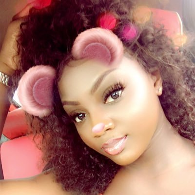 ValenciaKouame1's profile picture. new account🌹