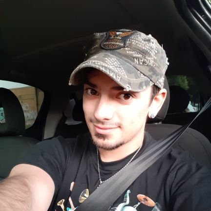 chuckitorc's profile picture. ¿Cómo se gana en la vida? ¿Cuánto se pierde ganando?