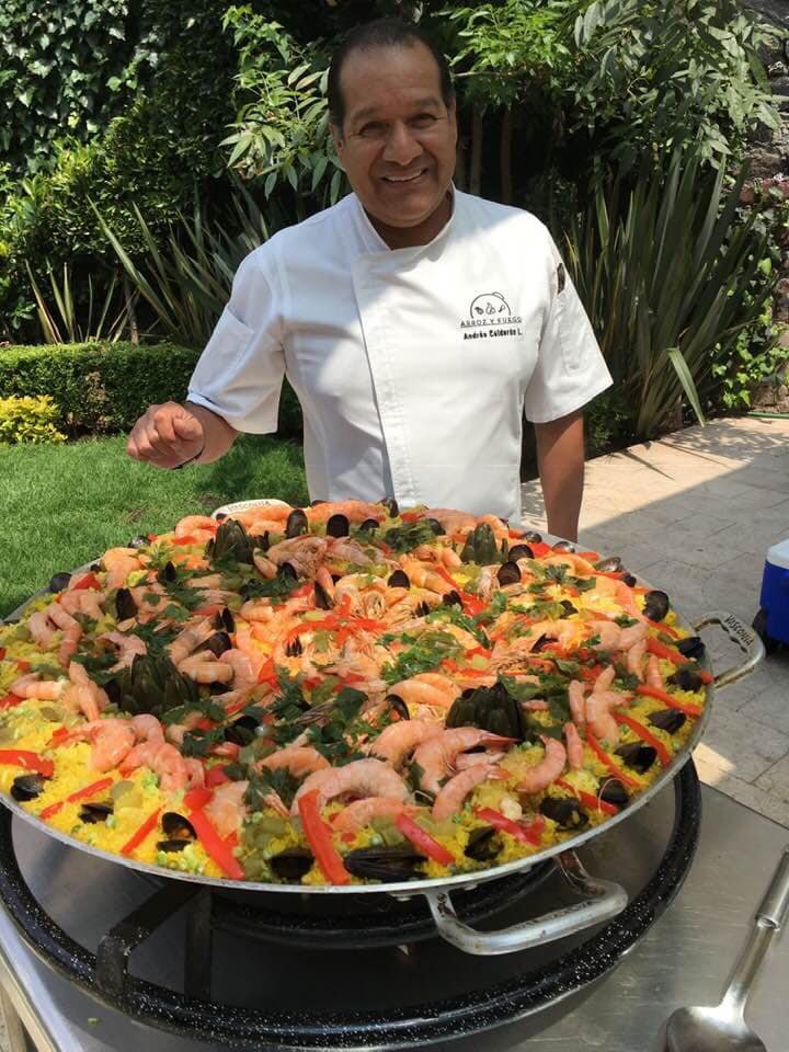 Paellero desde hace más de 30 años, Consultor Restaurantero @andrescalderonloredo #paellas #eventos #domicilio