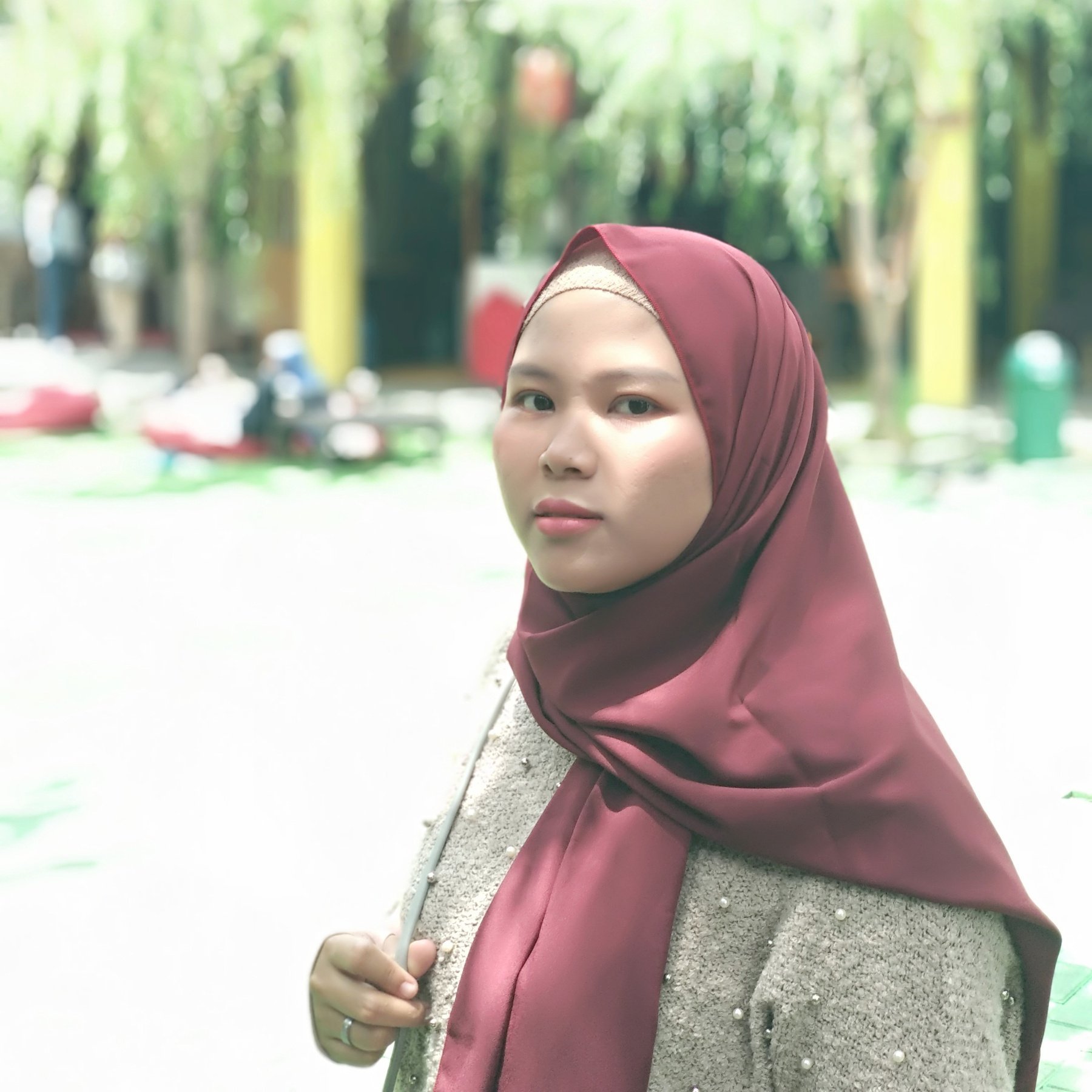 pythoncarlton's profile picture. ajak saya keliling indonesia, setelah itu baru keliling dunia