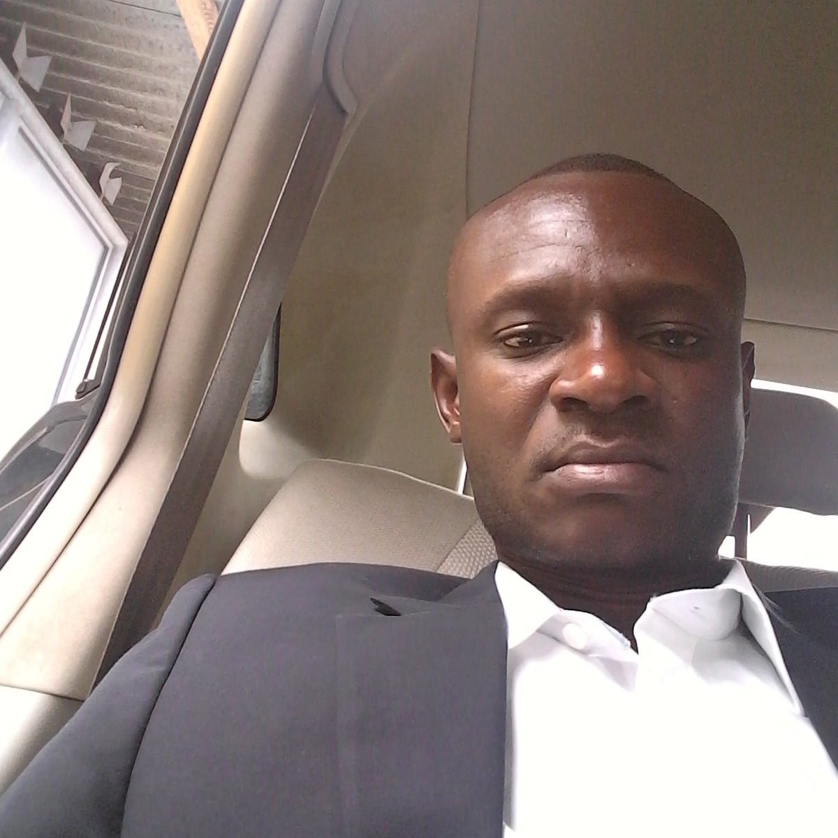 LikumeP's profile picture. Un libéral conservateur. Je suis journaliste et chercheur indépendant axé sur des questions politiques, de défense et de sécurité. Un Internationaliste.