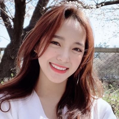 ( Fictional Character ) 一 She leaves a little sparkle wherever she goes. Portrayed by Kim Sejeong.