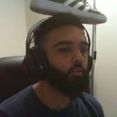 I stream at https://t.co/At1SSCcit9 | Shoe on head :)
