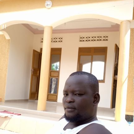 kenyiemmie12's profile picture. 