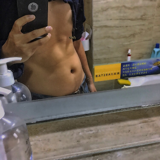 台北自由業，興趣廣泛
looking for discreet date and open minded playmates