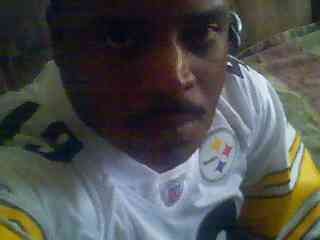 paparich12's profile picture. 