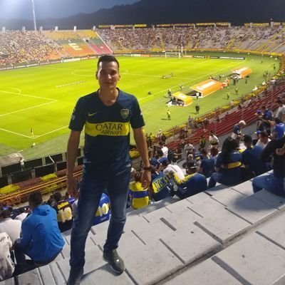 Amo mi familia y doy gracias a Dios por ponérmelos en mi vida los amo, hincha fiel del ATLETICO HUILA.......