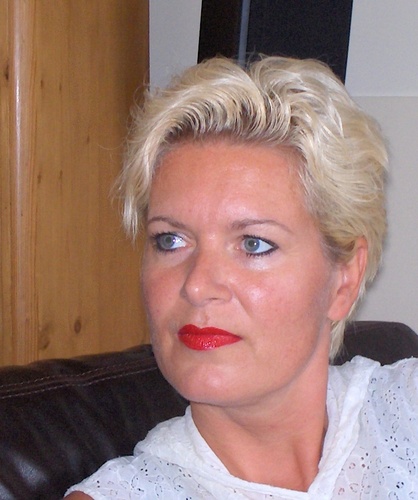 Zoekt parttime baan | interested in people | moeder | sport | hart voor zorg | doorzetter | leergierig | organiseren | flexibel | klantgericht | zelfstandig