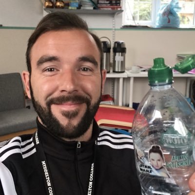 Ex Oldham, Barrow, Airbus, Connahs Quay, Llandudno, Caernarfon, UEFA B Licence Coach ⚽️. BSc Sports Science, PGCE 🎓 Director of Sport @MyddeltonCol 📚