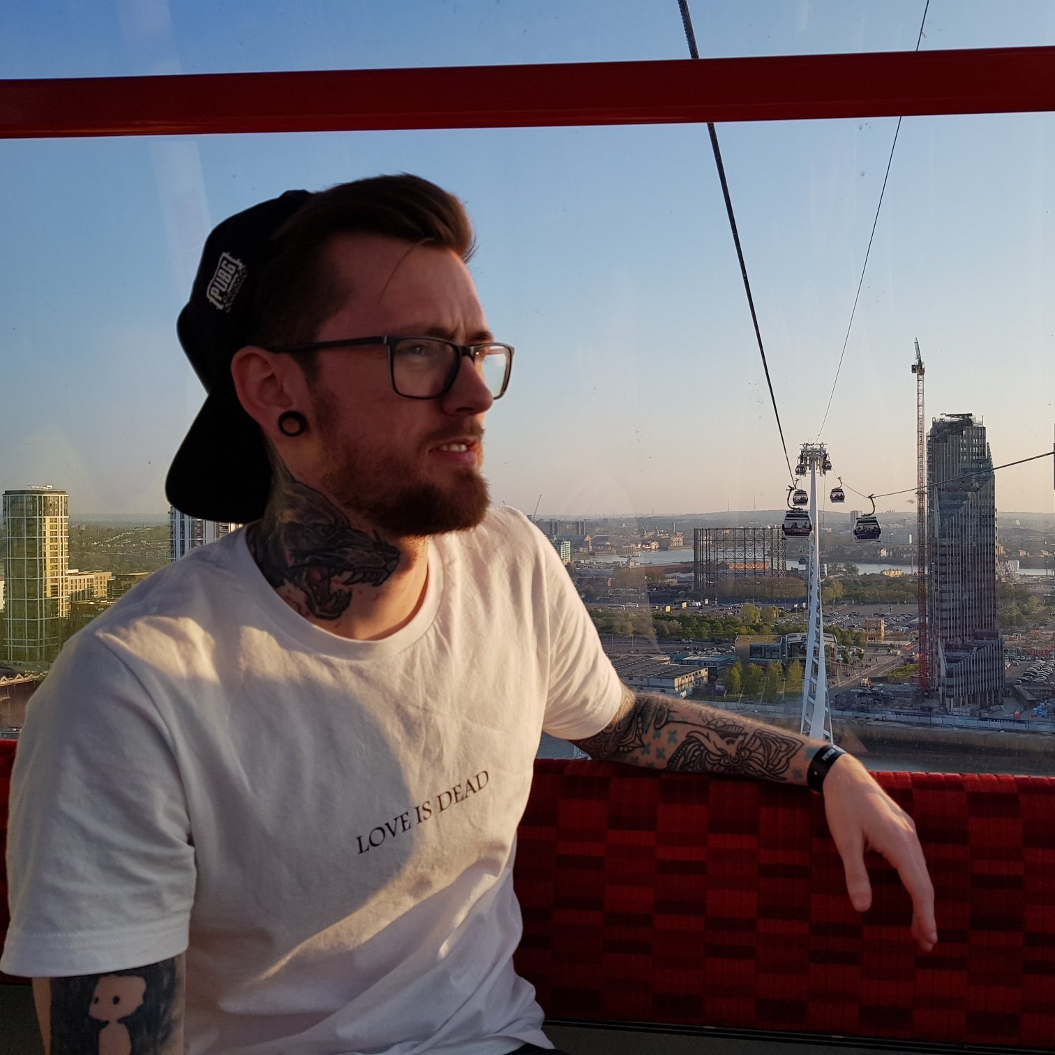 LukeDJ31's profile picture. Tech. Music. Gaming.