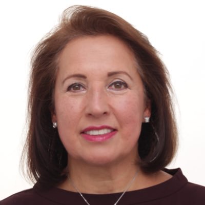 Phd. en Sistemas de Transporte, Ing. en  Vías y Transporte. Ex-Secretaria de Movilidad de Bogotá. Consultora, Docente, Mamá y Abuela