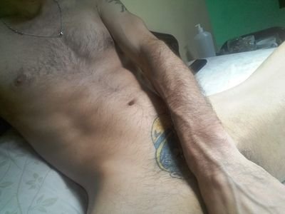 flacuchento de 1.69 de altura, buena vibra honesto todo terreno relajado con 22 cm de verga. en la versatilidad esta el placer amante del buen sexo sigueme.