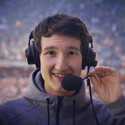 sport_Flo's profile picture. Sportstimme - Mediensprecher - Audiodeskription / Singer-Songwriter-Producer @dzblesen @ZDFsport @SportimOsten @Strandheizung Gründer HörMal Audiodeskription