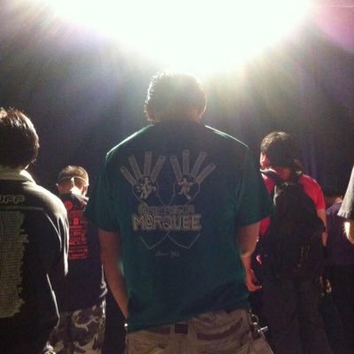 我猫。しゃちめが(仮)。滋賀のイケてないグループ 。湖北勢。無銭型野外アニソンイベント『アニレーク!!』の元主催。 びわこ放送、KBS京都放送、KBS京都ラジオバラエティ番組で元レギュラー。特徴 すぐ泣く。