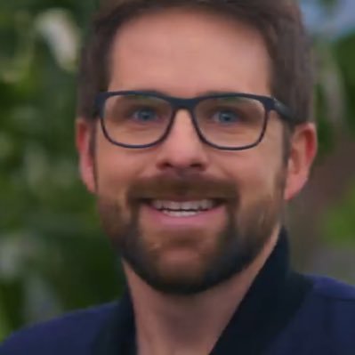 I think you are a great personand ummm...pretty.. *giggles* im sorry bro but your a peice of shit. (hi I’ve come back to this bio 4 years after and idk either)