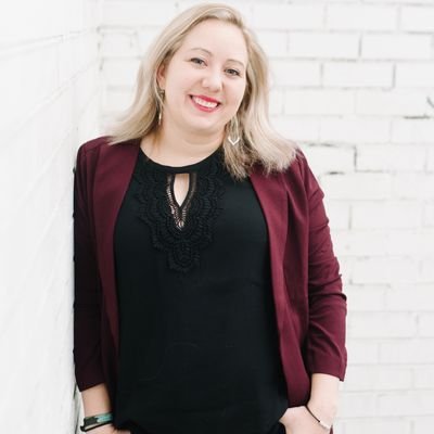 Encouraging confident, capable, connected t(w)een girls through media & events | The Girl's How To Guides | Lindsey Turnbull, CEO