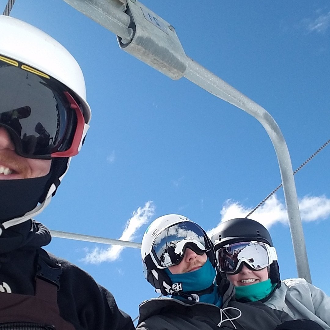 Yoshehh's profile picture. Day drinkin'