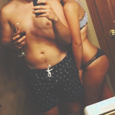 erick_ragnarok's profile picture. Somos una pareja divertida y sana, ella 26, el 28 ambos manejamos la cuenta, somos de matamoros dispuestos a viajar. No singles