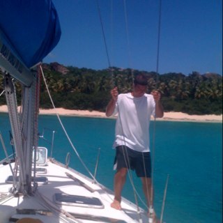 cruisers4270's profile picture. im just am average guy looking to enjoy life.  love spendind time on the water, gin & tonics, and men