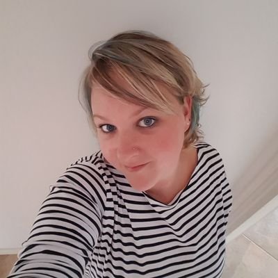 Psssttt1's profile picture. Live, Love, Laugh! Dare to walk your own way and you'll never get lost.          Doe maar gek; dan doe je normaal genoeg!