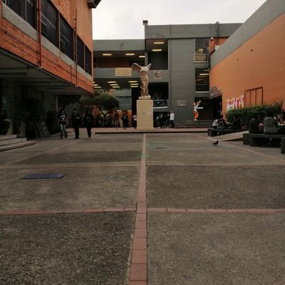 Facultad de Artes y Diseño de la UNAM (FAD antes ENAP) Cuenta No Oficial Entre todos hagamos una comunidad #FAD #ENAPos #FADawans #AV #DCV #AyD Etiquetenos!