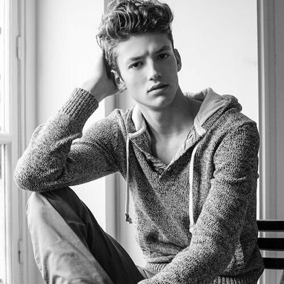 ahmad5604's profile picture. ‏ولو أحب إثنين احبك انتِ و عيونك.