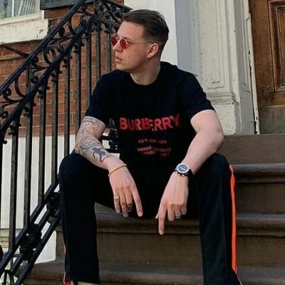 lileaglet's profile picture. Compared to the version I had in Naples, this pizza has a slightly thicker crust