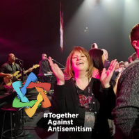 (((Lorraine Starr))) I am Starrtacus! 🎗️ (@lorrainestarr) 's Twitter Profile Photo