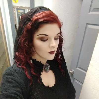 Poetess, creatrix, tragic muse.
My love language is tips
https://t.co/ULlwV9GZd0…