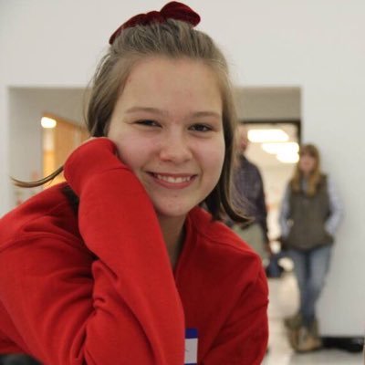 LeahSabath's profile picture. i build robots and pet animals