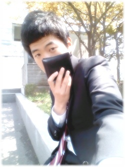 술은 못먹지만 술자리를 좋아하는,
달콤한 커피와 커피우유를 좋아하는.