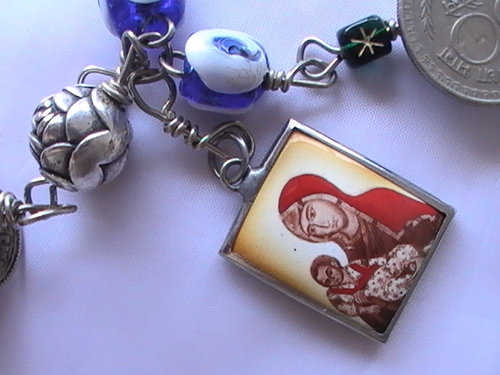 Nirkadesigns's profile picture. Peruvian designer and businesswoman, my designs feature themes about religion and love.