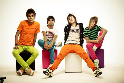 Fãã Clube dedicadoo á esses Coloridoos Perfeitoos Pe Lanza, Pe Lu, Thomas and Koba ♥ 33